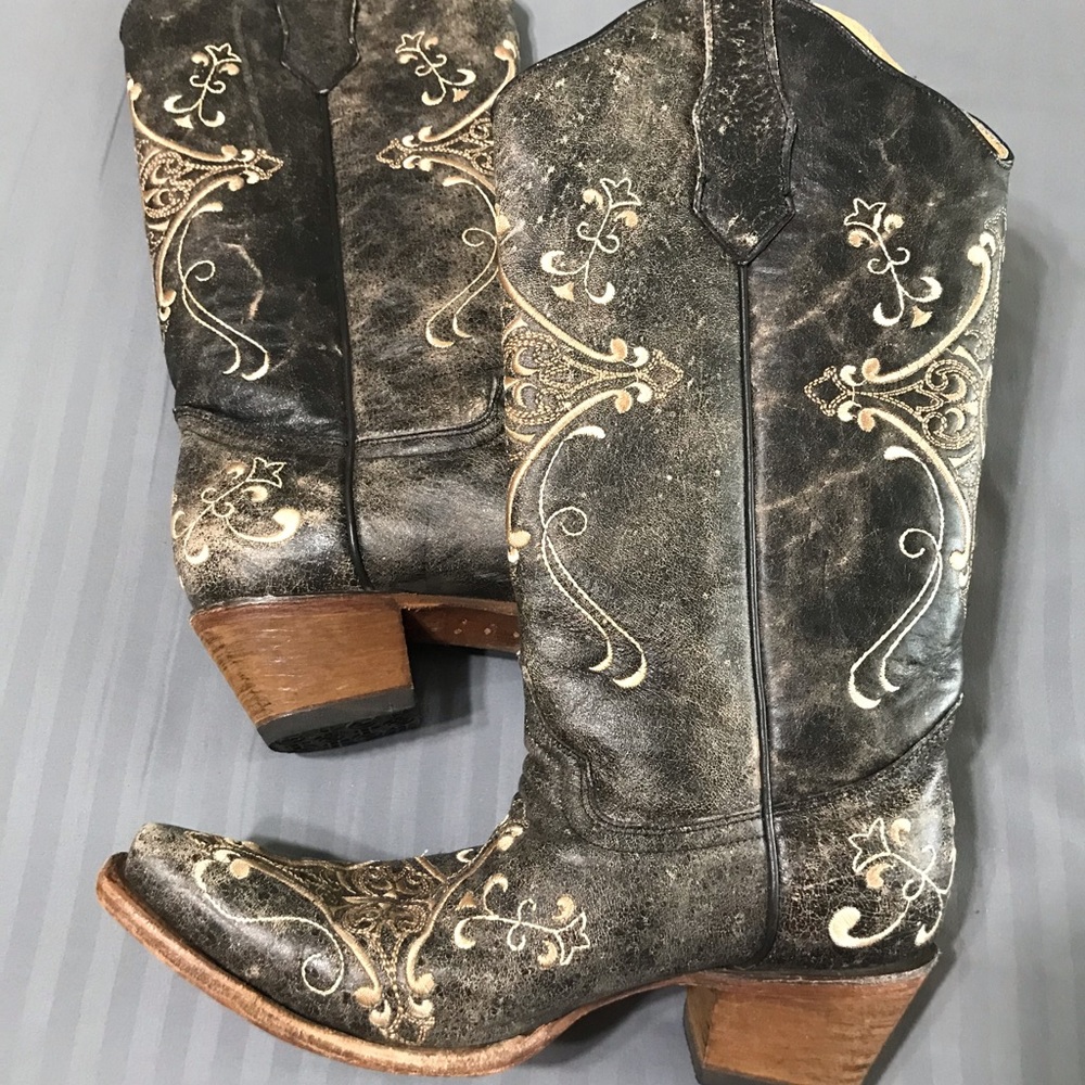 Circle G snip toe cowgirl boots